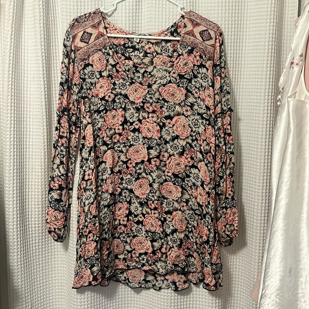 Billabong flowing flower 3/4 length sleeve mini dress